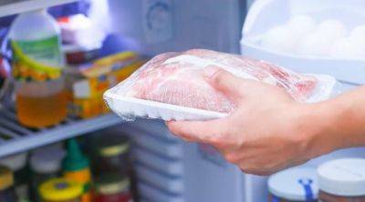 Будет, как кишащая микробами бумага: в чем опасность повторного замораживания мяса и рыбы