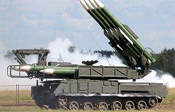 Российский ЗРК «Бук-М2» показали за мгновение до попадания в него украинской ракеты