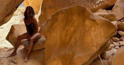 57-летняя Холли Берри продемонстрировала идеальную фигуру на пустынной фотосессии