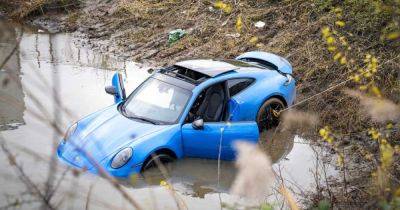 ДТП на 7,4 миллиона: в Нидерландах утопили дорогой Porsche на украинских номерах (фото)