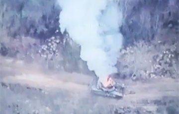 Российский танк Т-80БВМ под Крынками взрывом разнесло на куски