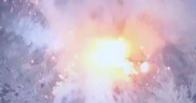 Мощная детонация: "Птахи Мадяра" уничтожили российский Т-80БВМ в районе Крынок (видео)