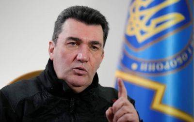 Данилов обещает "приятные новости" по поводу боеприпасов