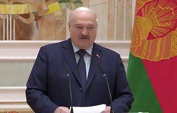 Видеофакт: Лукашенко не просто хрипит, а едва выдавливает из себя слова