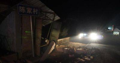 Количество погибших при землетрясении в Китае увеличилось до 135 человек
