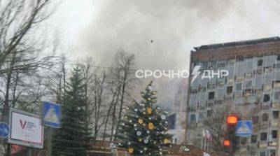 В Донецке вспыхнул пожар на месте вероятного базирования оккупантов – соцсети