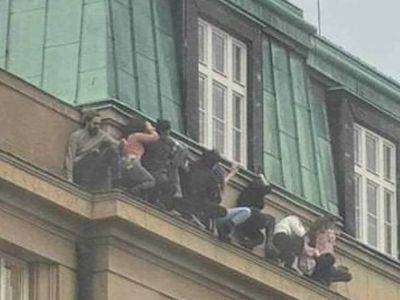 В Праге мужчина расстрелял целый факультет студентов
