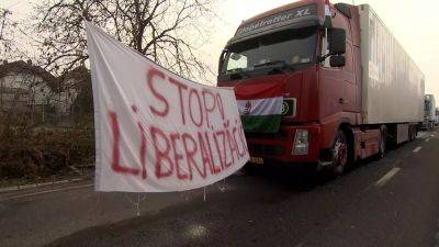 Венгерские дальнобойщики взяли паузу в протестах, но обещают вернуться "с новыми силами"