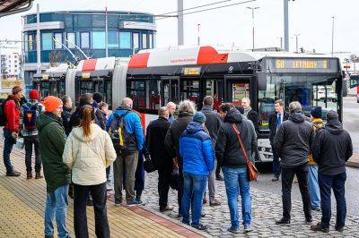 В Праге пассажиров начал возить самый длинный троллейбус в истории Чехии