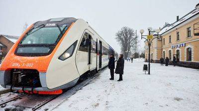"Укрзализныця" запустит дополнительный рейс поезда "Львов-Рахов" в пиковый день перевозок