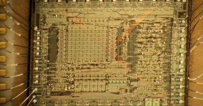 В компьютере 1977 года нашли странный прозрачный чип: он мог бы совершить революцию