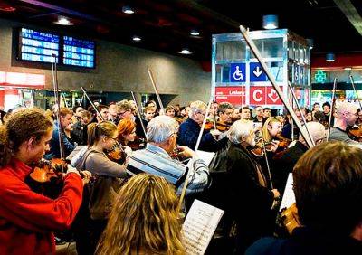 Сегодня на Главном вокзале Праги сыграют «Чешскую рождественскую мессу» - vinegret.cz - Чехия - Прага