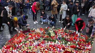 Чехия скорбит по жертвам стрельбы в Карловом университете