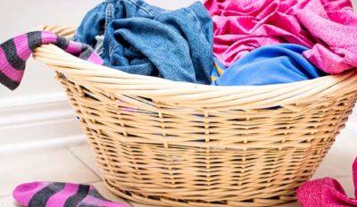 Отразится на здоровье: почему нельзя сушить мокрую одежду на батарее