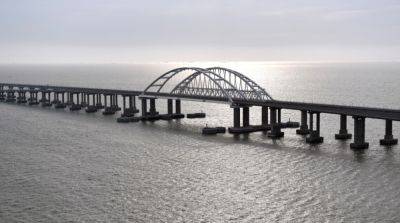 Оккупанты перекрыли Крымский мост, на полуострове раздались взрывы