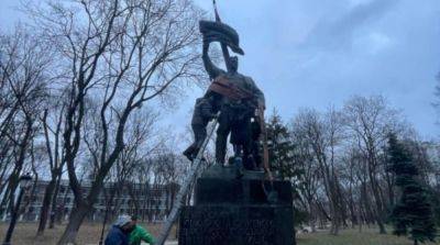 В Киеве демонтировали еще один символ большевистской тирании