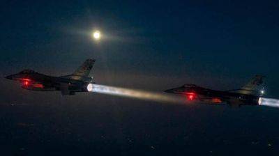 Турция нанесла авиаудары на севере Ирака и Сирии