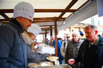 Сегодня мэр Праги бесплатно угостит всех желающих рождественским супом - vinegret.cz - Чехия - Прага
