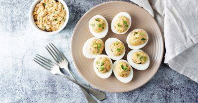 На праздничный стол: как приготовить яйца, фаршированные печенью трески