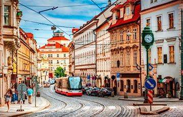 Белорус уехал в Прагу и без знания чешского откладывает почти 1000 долларов в месяц
