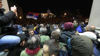 Протесты в Белграде: десятки задержанных, Вучич обещает отреагировать