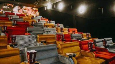 В новом году в Бат-Яме откроется кинотеатр с диванами в залах
