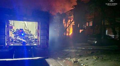 «Сгорело все»: оккупанты уничтожили еще одну базу гуманитарной помощи в Херсоне