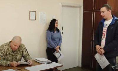 Военнообязанным за границей станет несладко: в Украине придумали как наказать тех, кто выехал