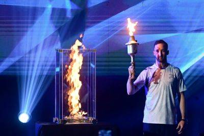 Гимнаст Артем Долгопят продает свою золотую медаль в пользу жителей Пояса Газы
