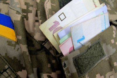 Зарплаты военных в Украине - Оксана Черная оценила зарплаты бойцов на передовой и в тыловых частях