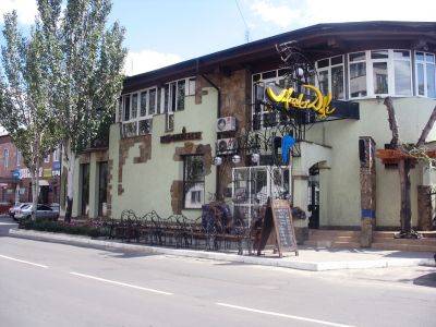 В сети показали, как выглядит один из ресторанов Северодонецка после прихода "освободителей" (фото)