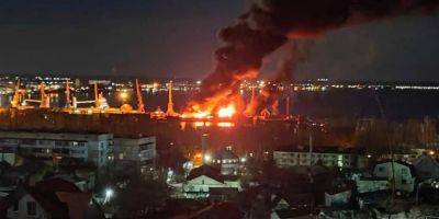 В Феодосии раздались мощные взрывы, в порту вспыхнул пожар