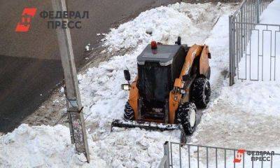 Мэр Екатеринбурга презентовал новую дорожную машину