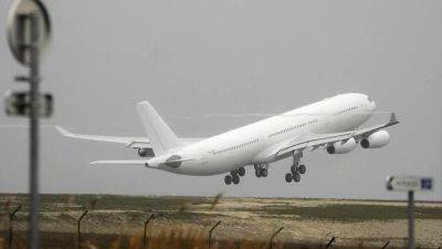 Франция отпустила самолет, жертв контрабанды в нем не нашли