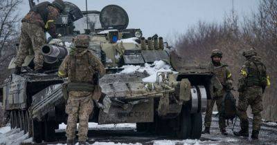 "Лучше сохранить людей": Залужный назвал приоритеты в обороне ВСУ