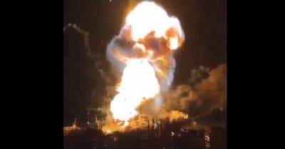 Красиво и с блестинками: в сети показали детонацию на БДК "Новочеркасск" после удара (видео)