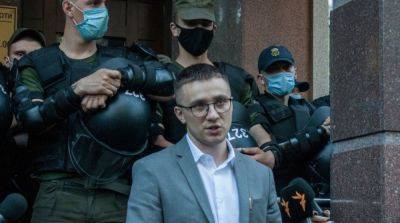Суд закрыл дело о самозащите активиста Стерненко
