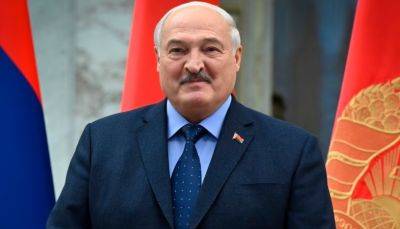 "Расставили по своим местам": Лукашенко рассказал, как Путин напичкал Беларусь ядерным оружием