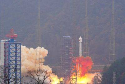 Китай запустил спутники Beidou и приземлил ускоритель ракеты прямо на жилые дома