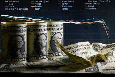 Доллар США торгуется под давлением при малых объемах ликвидности