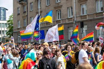 Министерство юстиции обращается в КС по запрету распространения понятия семьи ЛГБТ - obzor.lt - Литва - Запрет