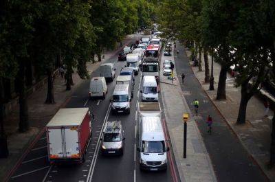 Автономные автомобили могут допустить на дороги Великобритании к 2026 году, — министр