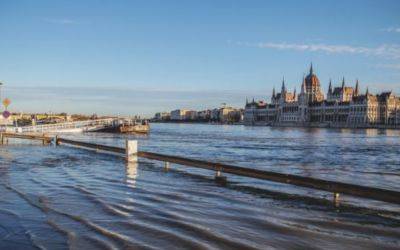 В Будапеште Дунай вышел из берегов - фото и видео наводнения