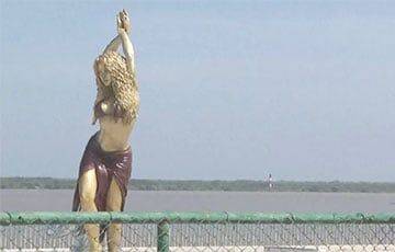 Певице Шакире поставили памятник в родном городе