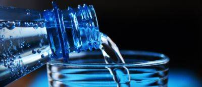 Это должны знать в каждой семье: как долго можно хранить воду в пластиковой таре