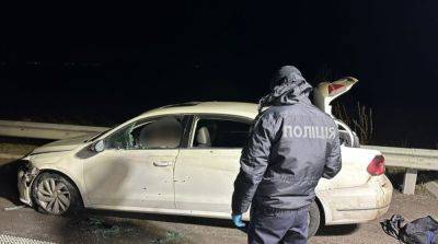 На Днепропетровщине неизвестный в балаклаве расстрелял авто, погибший