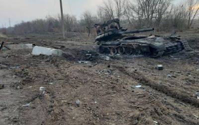 Украинские артиллеристы уничтожили два вражеских Т-72