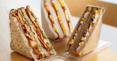 Поклялись больше не есть: люди узнали, как делают бутерброды из супермаркетов (видео)