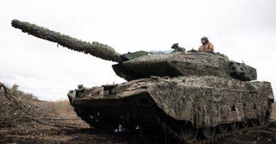 Дальнобойность и точность: бойцы ВСУ считают шведский Strv 122 одним из лучших танков