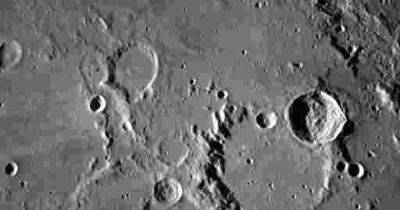 Много кратеров. Японский аппарат сделал снимки поверхности Луны перед посадкой (фото)